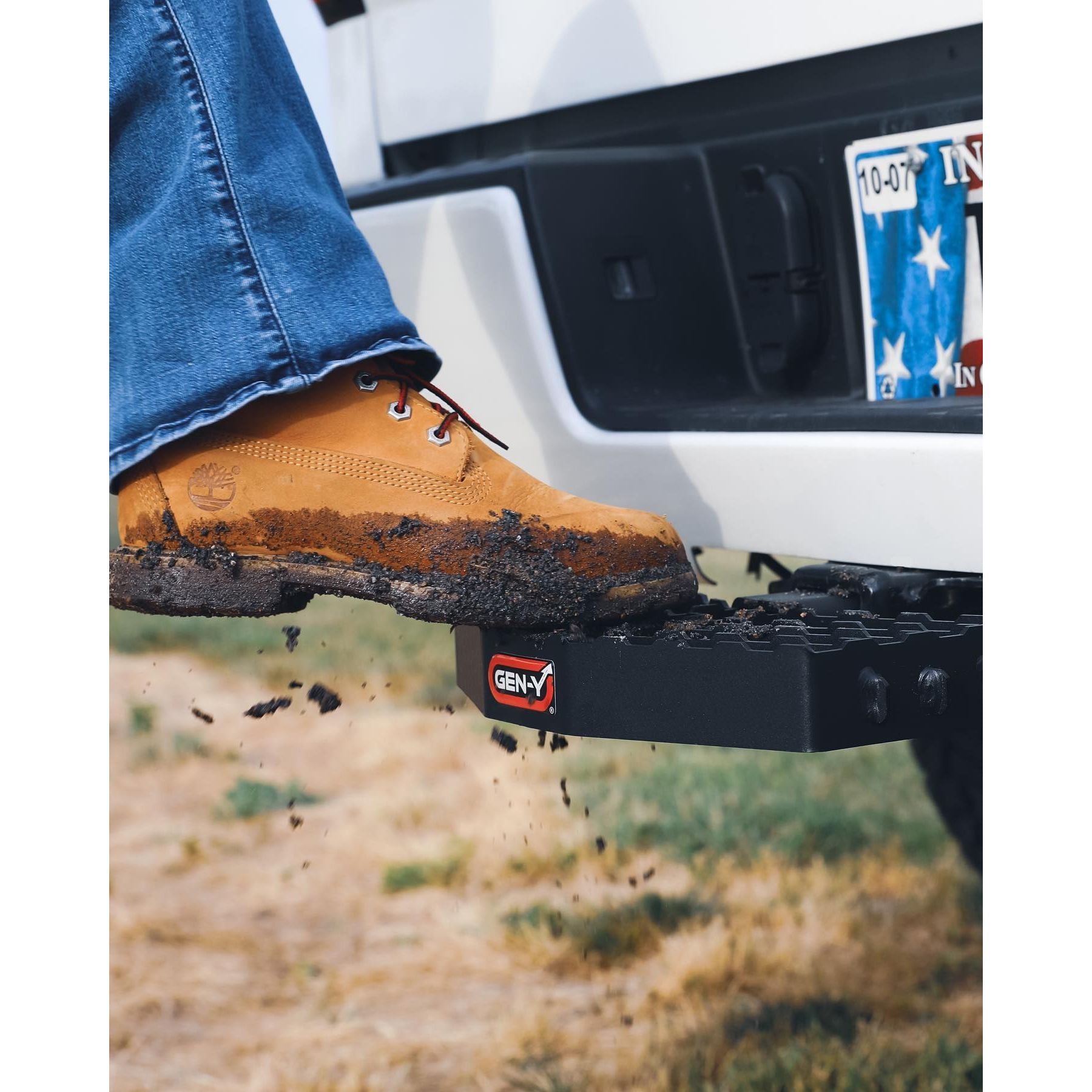 GenY Serrated Hitch Step DmaxStore